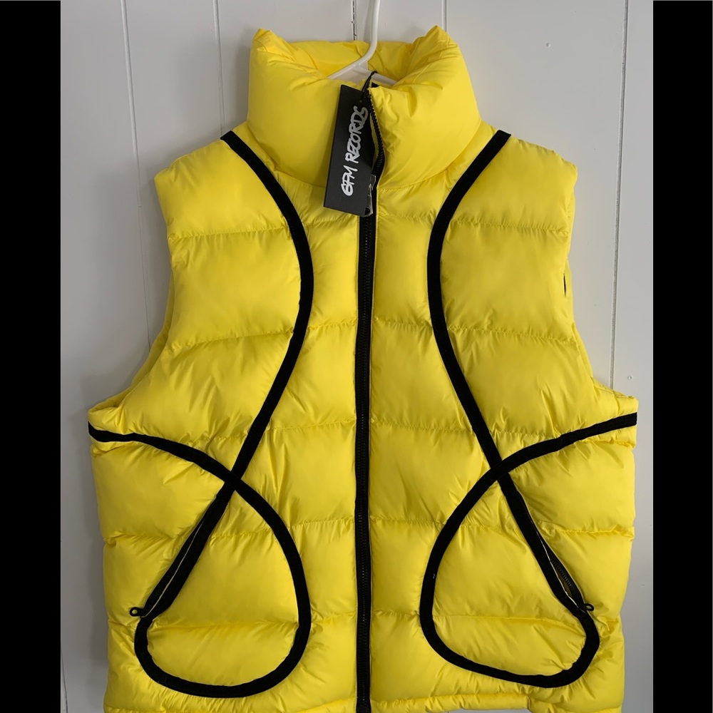 6PM VEST